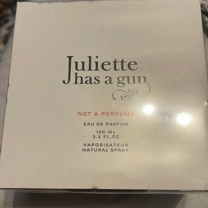 Juliette has a gun “Not a perfume”